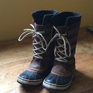 Sorel snow boots size 7